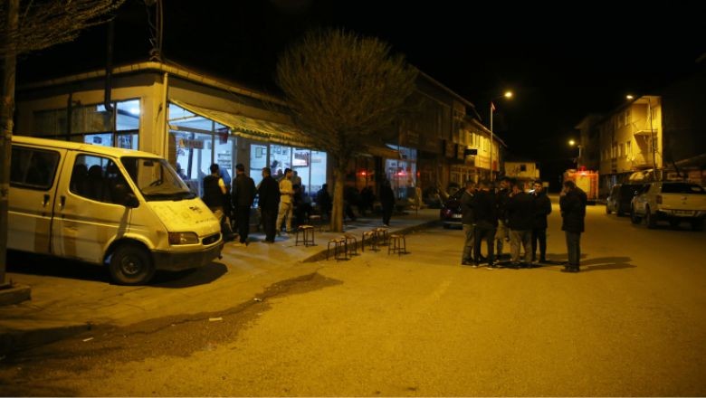 Üç İlçe Geceyi Sokakta Geçirdi