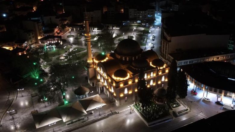 Ahmet Akın Seçim Sonrası Güne Şükür Namazı İle Başladı