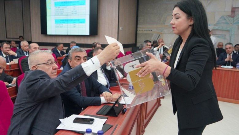Yeni Dönemin İlk Büyükşehir Meclisinde Görevlendirmeler Yapıldı