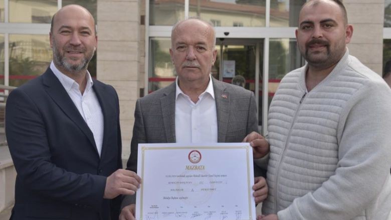 Başkan Bahçavan Mazbatasını Aldı