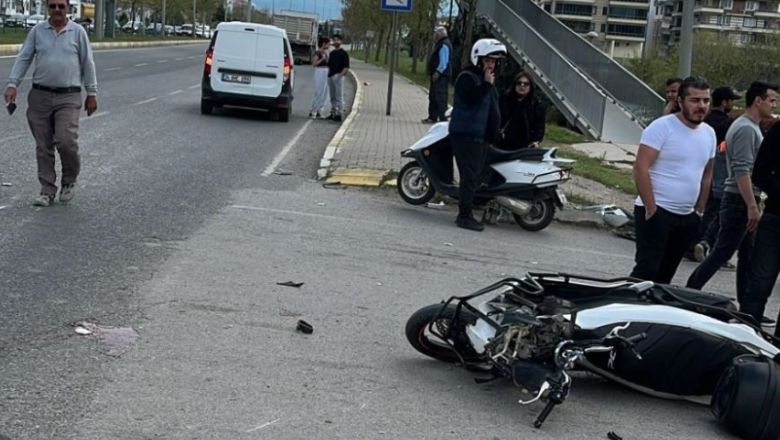 Edremit'te Kamyon İle Motor Çarpıştı! Ağır Yaralı Var