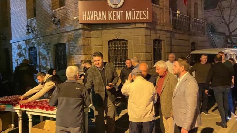 Havran'da Geleneksel Şerbet İkramı Yaşatılıyor