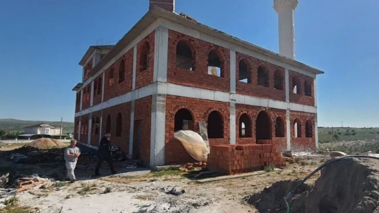 Balıkesir'in Karesi İlçesinde Yeni Cami İnşaatı Sürüyor