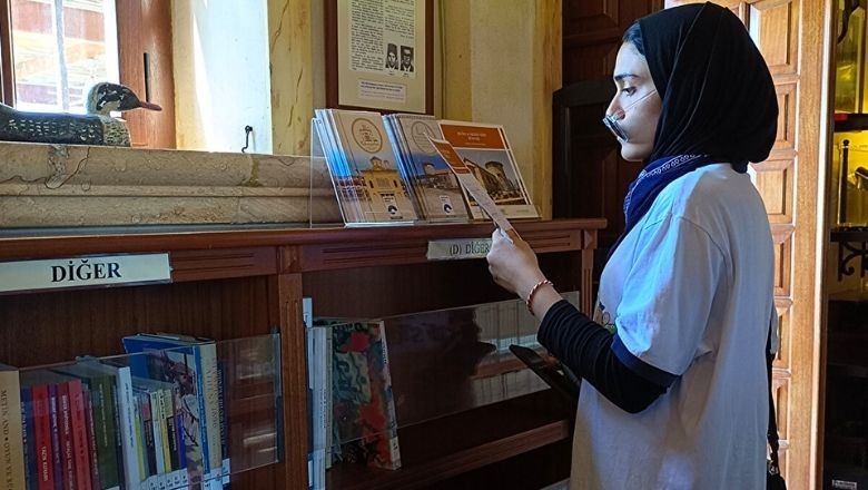 Cunda'nın Kütüphanesiyle Yeni Kapıları Aralayın