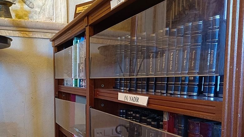 Cunda'nın Kütüphanesiyle Yeni Kapıları Aralayın