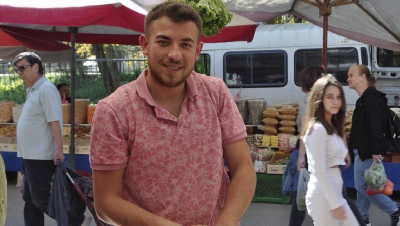 Balıkesir Pazarında Pazarcılar Bayramın Bereketini Yaşadı
