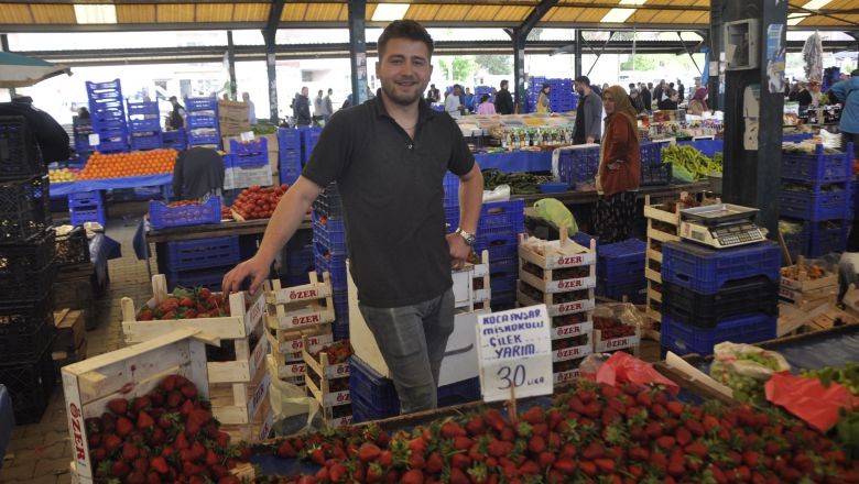 Balıkesir Pazarında Mevsim Geçişi: Karpuzun Kilosu 200 TL!