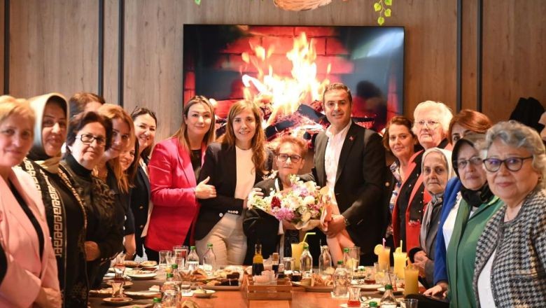 Ahmet Akın'dan Çağrı: "Bol bol sarılın"