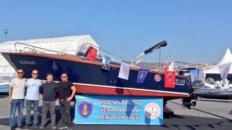 Balıkesir'de Bir İlk! Öğrenciler Sürat Teknesi Üretti