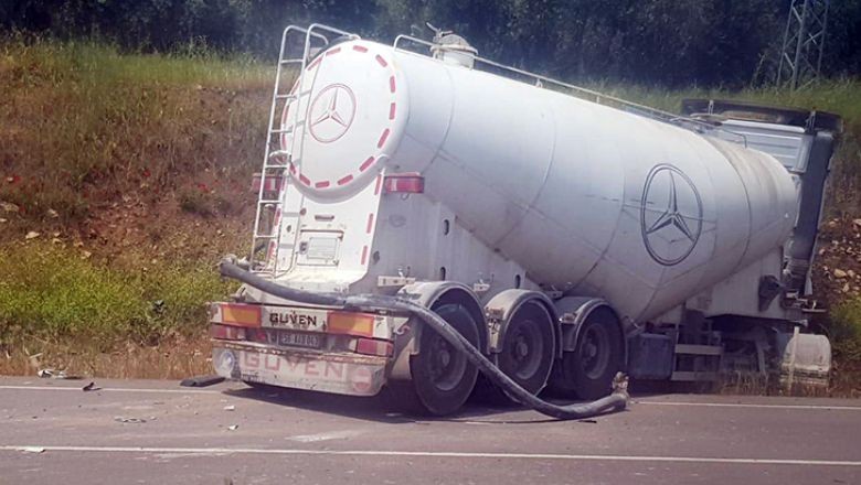 Minibüs ile Beton Mikseri Çarpıştı: 8 Ölü