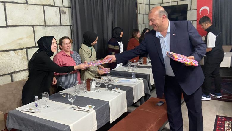 Mustafa Göksel Anneleri Unutmadı