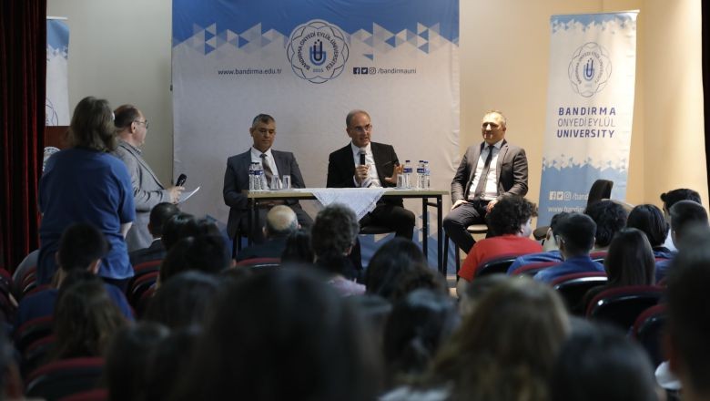 Rektör Boz Gençlere Kariyer Rotası Çizdi