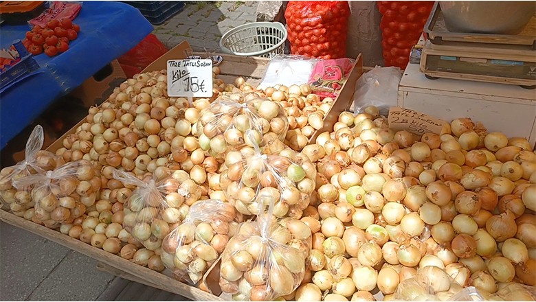 Balıkesir'de Yetişen Kırmızı Soğan Popülerliğini Koruyor!