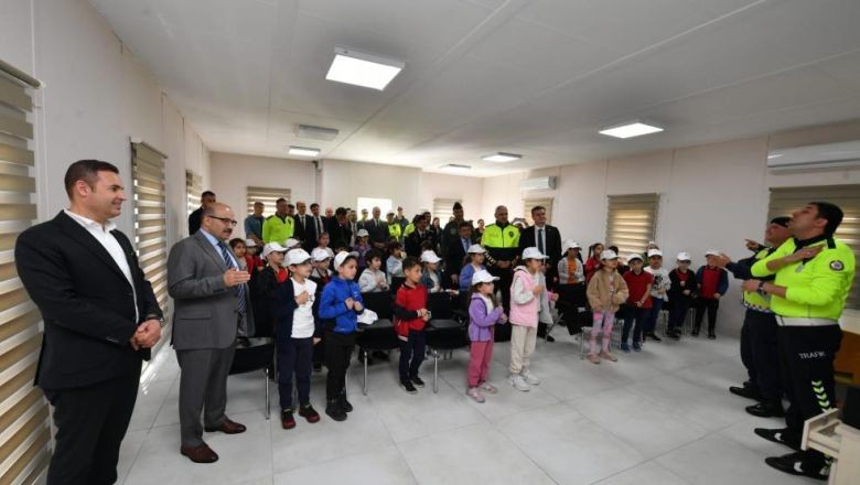 Vali Ustaoğlu: 'Annelerinizi babalarınızı uyarın'
