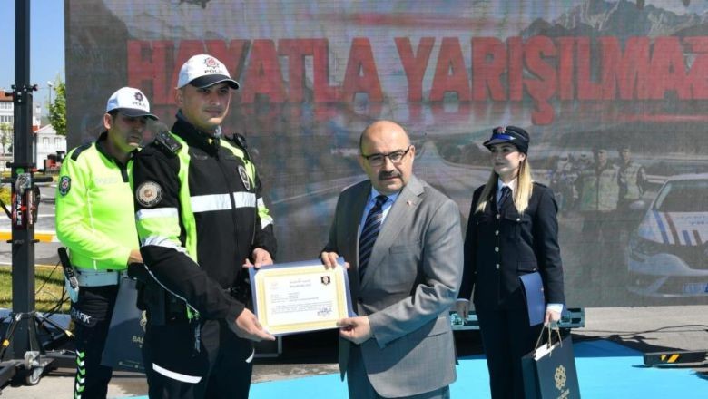 Vali Ustaoğlu: 'Annelerinizi babalarınızı uyarın'