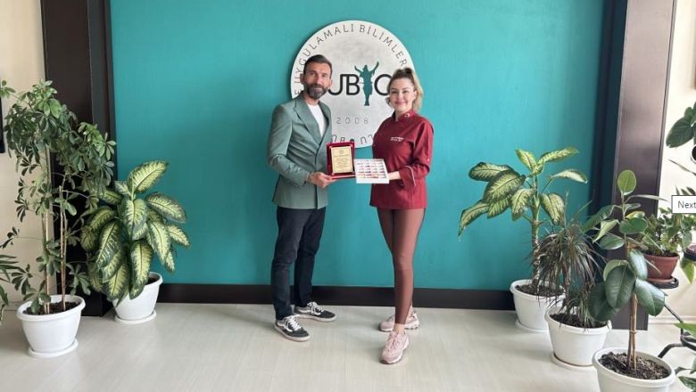 Üniversiteliler Burhaniye'de Çikolata Yapımını Öğrendi