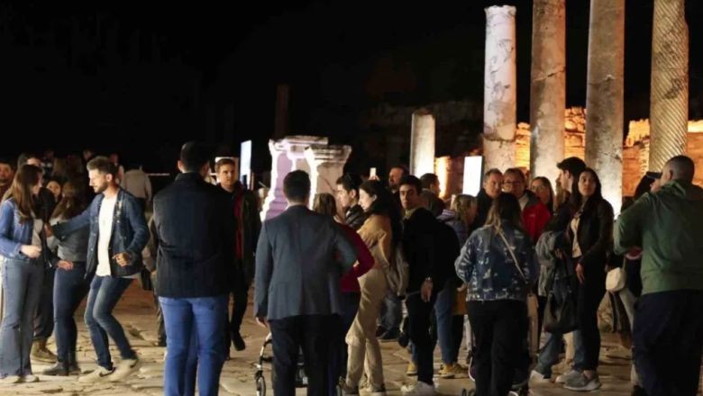 Antik Kent Gece Ziyaretine Kapılarını Açtı