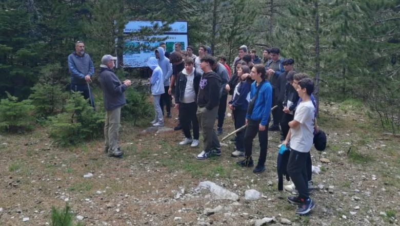 Balıkesir'de Lise Öğrencileri Kazdağları'nın Endemik Bitkilerini Araştırdı