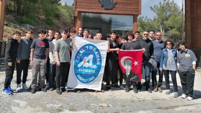 Balıkesir'de Lise Öğrencileri Kazdağları'nın Endemik Bitkilerini Araştırdı