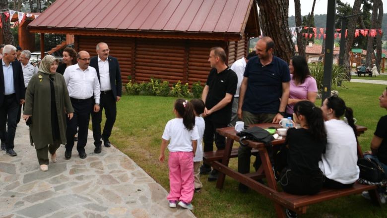 Vali Ustaoğlu Gençlik Merkezi'nde Aktiviteleri İnceledi