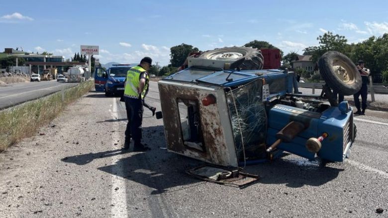 Gönen'de Trafik Kazası! Tonlarca Süt Ziyan Oldu