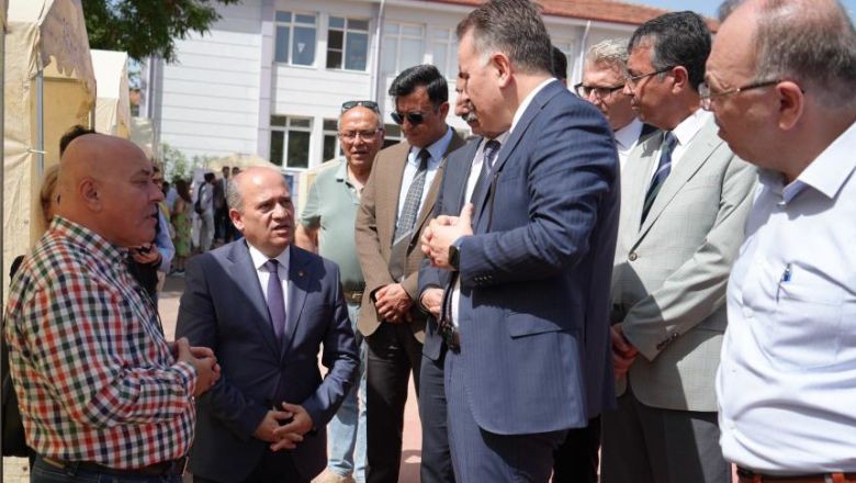 Edremit Kariyer Günleri'nde 600 Öğrenciye İş Fırsatı