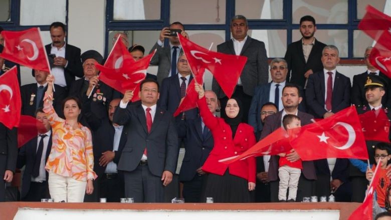 Sındırgı'da Yüzlerce Vatandaş Kortejde Buluştu