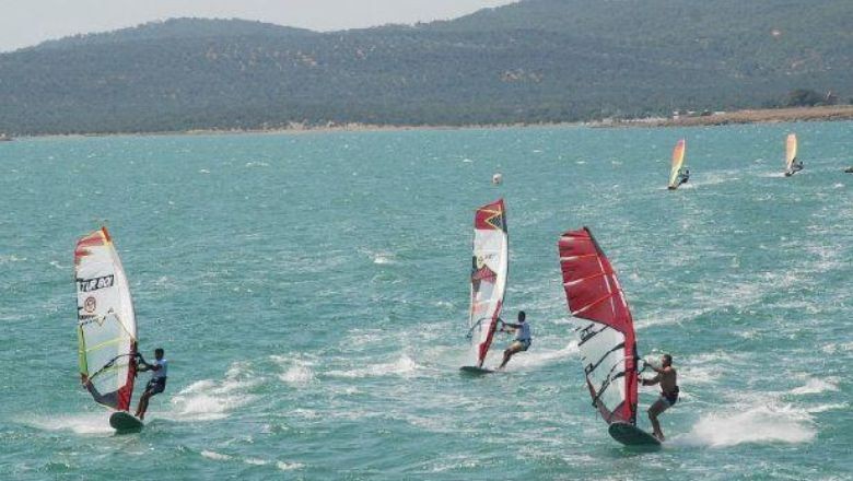Balıkesir'de Rüzgar Sörfü Nerde Yapılır?