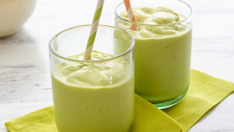 Üç Malzemeli Avokadolu Smoothie