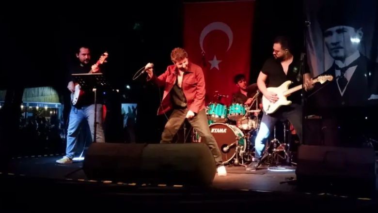 Susurluk Gençlik Yürüyüşü ve Konser İle 19 Mayıs'ı Kutladı!