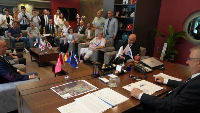 İspanyol ve Yunan Zeytinciler Balıkesir'de Buluştu