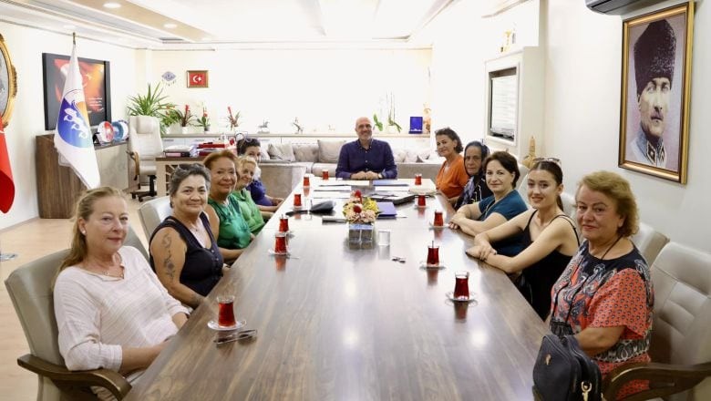 CHP Kadın Kolları'ndan Başkan Dinçer'e Destek
