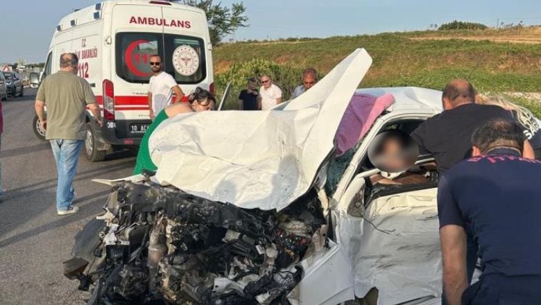 Erdek'te Feci Kaza! 3 Araç Çarpıştı