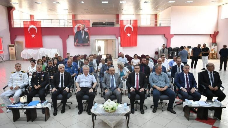 Vali Gömeç Muhtarlarıyla Buluştu