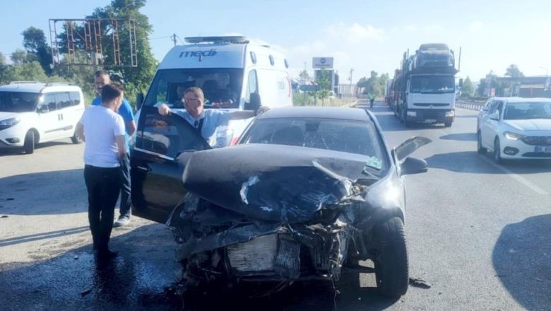 Kavşakta Korkutan Kaza: 5 Yaralı
