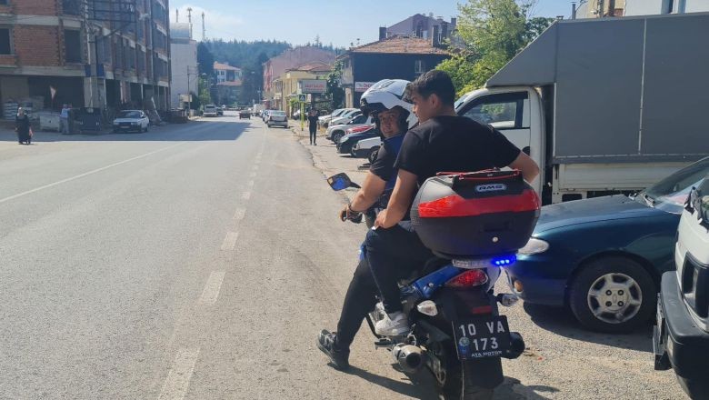 Sınava Geç Kalan Öğrencilere Motorize Zabıtalar Yetişti