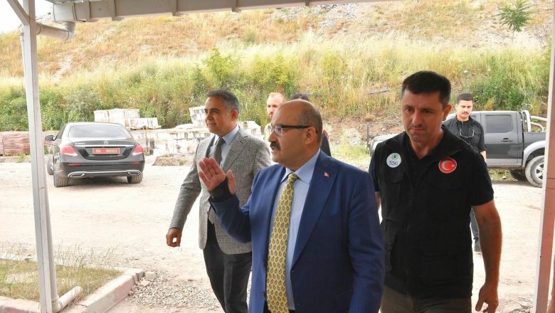 Vali Ustaoğlu TOKİ İnşaatını İnceledi