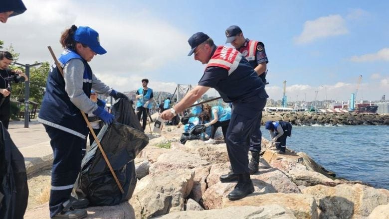 Bandırma'da 1 Saatte 980 Kilogram Atık Toplandı