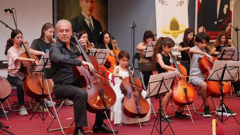 100'den Fazla Çocukla Babalar Günü Konseri Gerçekleşti