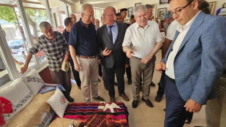 Bandırma'da El Emeği Sergisi Protokolden Tam Not Aldı