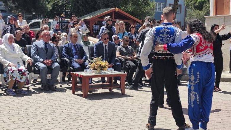Bandırma'da Yıl Sonu Kutlamaları İlgi Topladı