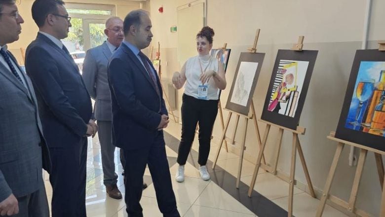 Bandırma'da Yıl Sonu Kutlamaları İlgi Topladı