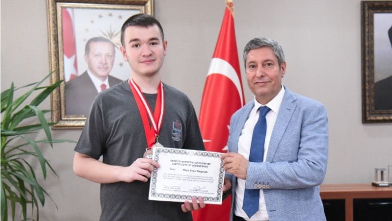 Balıkesirli Öğrenciler TÜBİTAK Bilim Olimpiyatında Parladı
