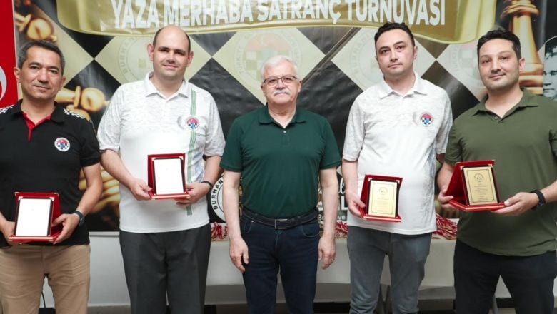 Satranç Turnuvası Burhaniye'de Tamamlandı
