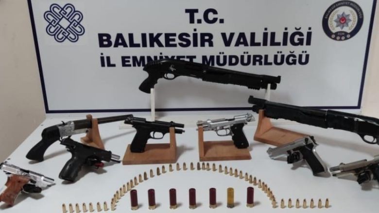 Aranan 15 Şahıs Balıkesir'de Yakalandı!