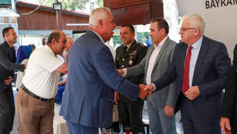 Burhaniye'de Bayramın İkinci Günü Coşkulu Geçti