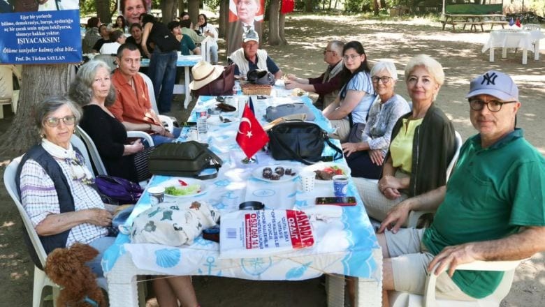 Burhaniye Sosyal Yaşamda Bir Araya Geldiler