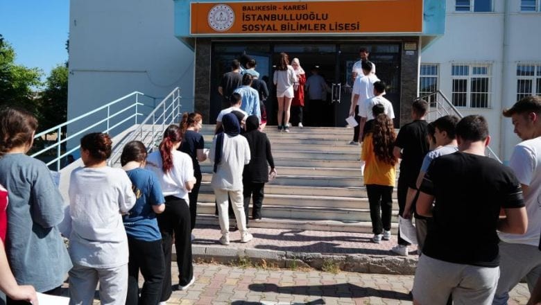 Balıkesir'de Öğrenci 2 Dakika İle Sınavı Kaçırdı!