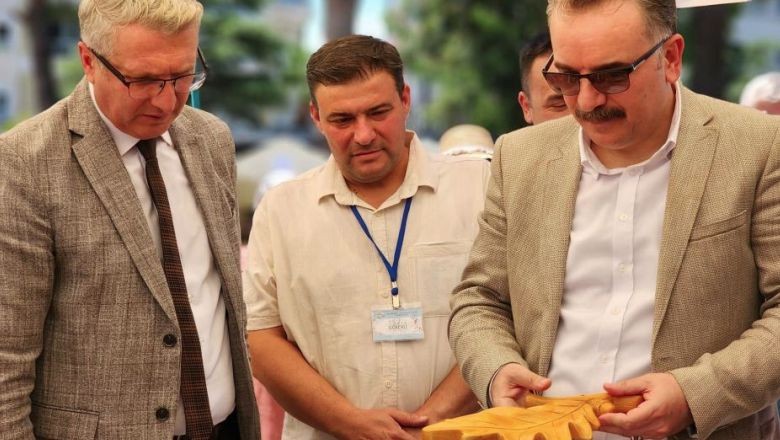 Yılsonu Sergisi Edremit'te İlgi Topladı