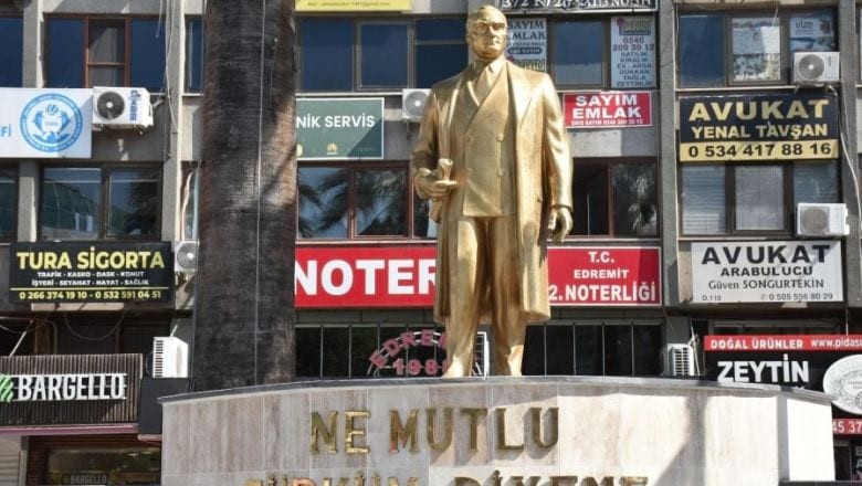Edremit'in Meydanı Yeni Görüntüsüne Kavuştu
